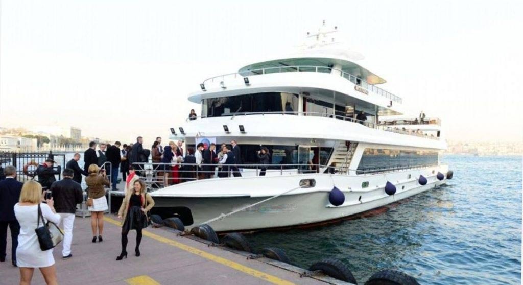 beyaz-marti-davet-gemisi-tekne-sariyer-istanbul-fiyatlari-00010-1-1024×558